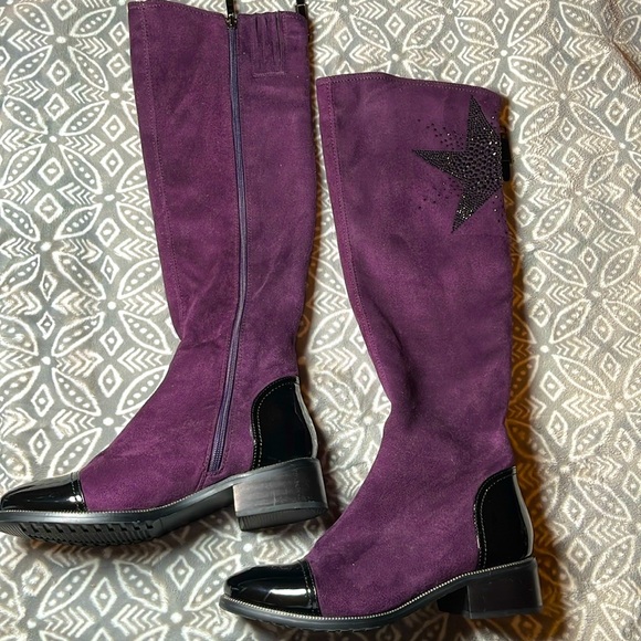 Azura Shoes - 💙Azura 37 Kikapet European Boots. Deep plum,patent toe caps/heels, crystal star.
